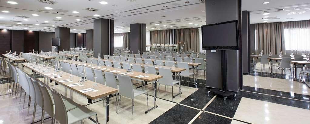 Nh Ribera Del Manzanares Hotel Madri Instalações foto