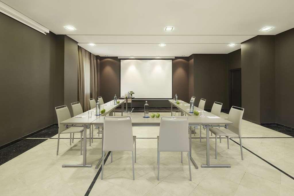 Nh Ribera Del Manzanares Hotel Madri Instalações foto