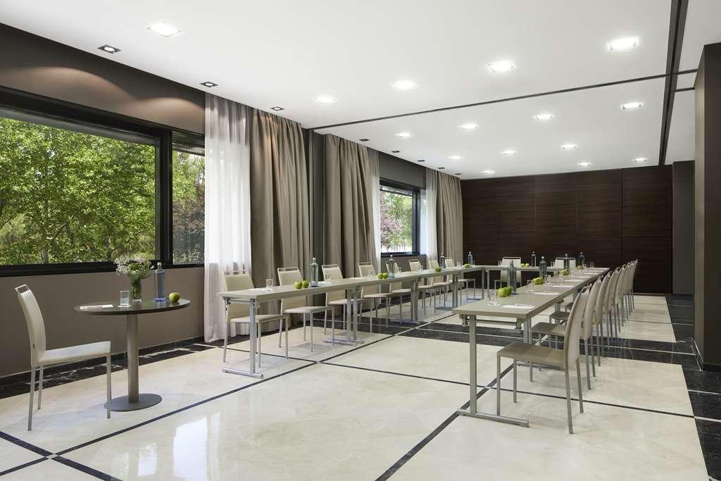 Nh Ribera Del Manzanares Hotel Madri Instalações foto